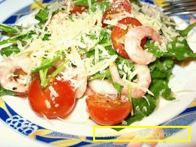 Salata sa škampima na žaru i parmezanom