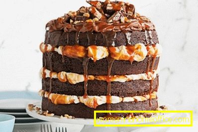 Cake Snickers: recept sa kolačem